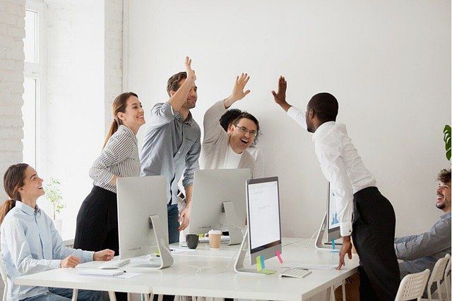 Psicoterapia y coaching. Formación a empresas Formación a empresas. Psicoterapia y coaching